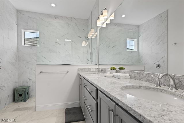 14806 Dockside LN, Naples, FL 34114