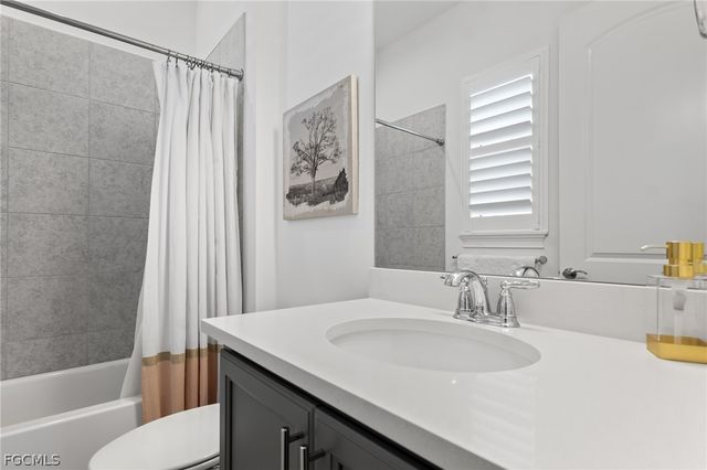 14806 Dockside LN, Naples, FL 34114