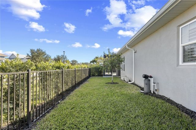 14806 Dockside LN, Naples, FL 34114