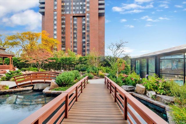 4 Martine Avenue 1507, White Plains, NY 10606