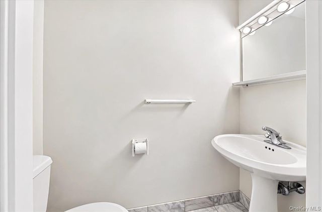 4 Martine Avenue 1507, White Plains, NY 10606