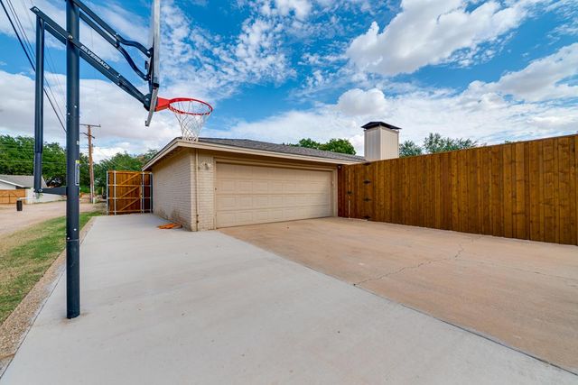 2202 Neely Ave, Midland, TX 79705