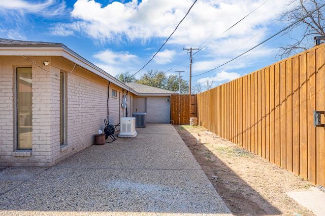 2202 Neely Ave, Midland, TX 79705