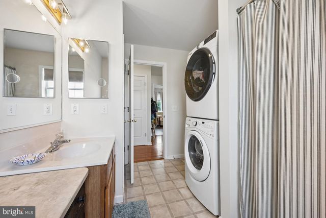 12 MELISSA LN, Pilesgrove, NJ 08098