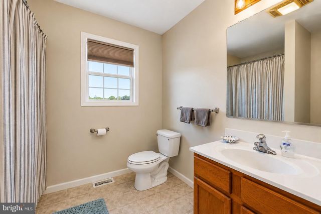12 MELISSA LN, Pilesgrove, NJ 08098