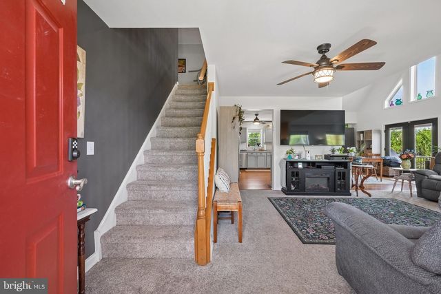 12 MELISSA LN, Pilesgrove, NJ 08098