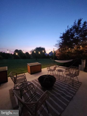 12 MELISSA LN, Pilesgrove, NJ 08098