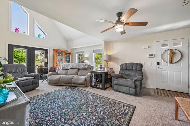 12 MELISSA LN, Pilesgrove, NJ 08098