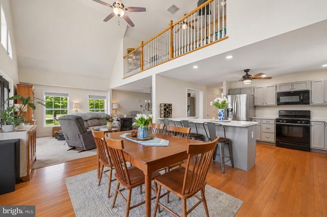 12 MELISSA LN, Pilesgrove, NJ 08098