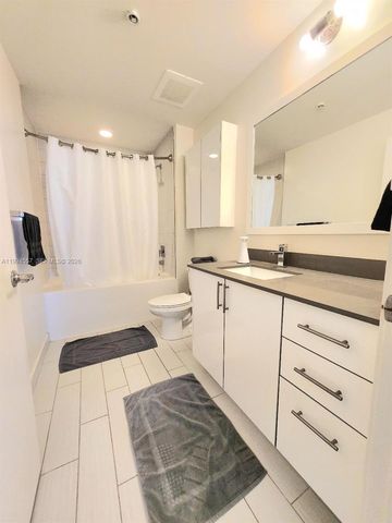 999 SW 1st Ave 2201, Miami, FL 33130