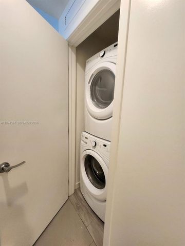 999 SW 1st Ave 2201, Miami, FL 33130