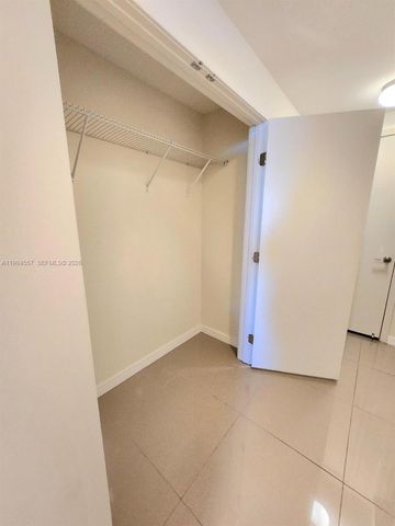 999 SW 1st Ave 2201, Miami, FL 33130