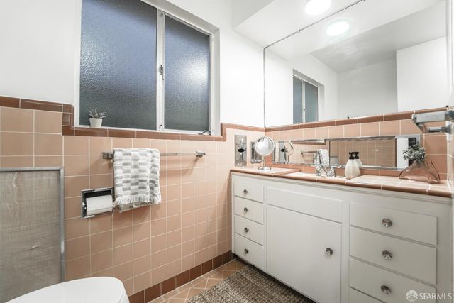 393 2nd Avenue, Daly City, CA 94014