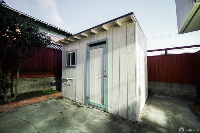 393 2nd Avenue, Daly City, CA 94014
