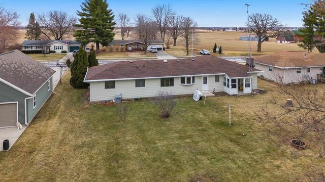 820 E Center Street, Juneau, WI 53039