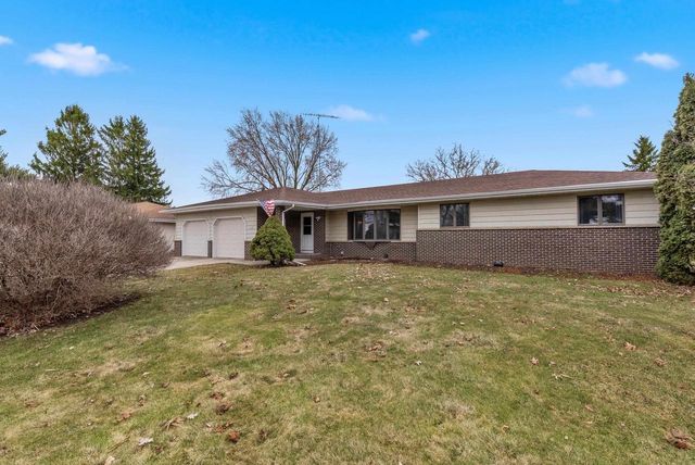 820 E Center Street, Juneau, WI 53039