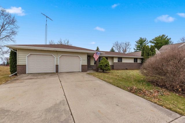 820 E Center Street, Juneau, WI 53039