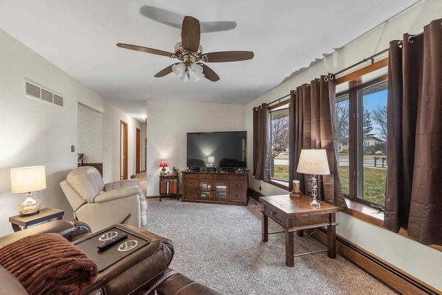 820 E Center Street, Juneau, WI 53039