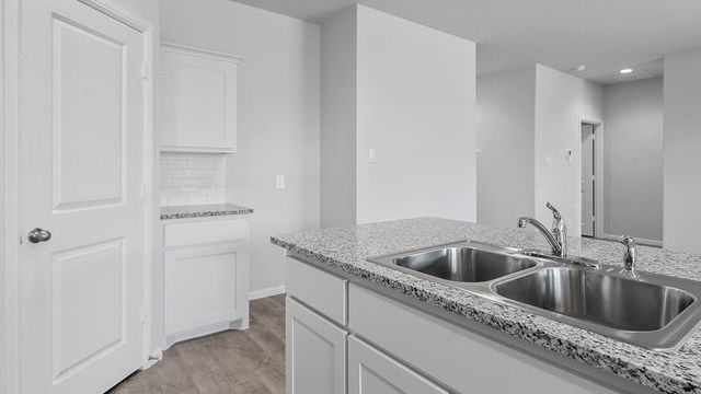 908 TRACTION Trail, Cleburne, TX 76031