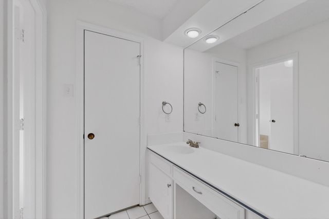 2712 Lincoln Drive, Arlington, TX 76006