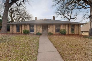 2712 Lincoln Drive, Arlington, TX 76006