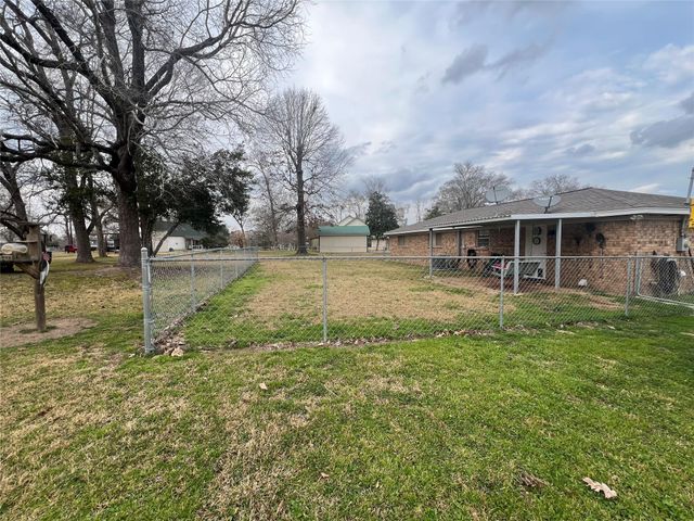 101 Vickie Lane, Shepherd, TX 77371