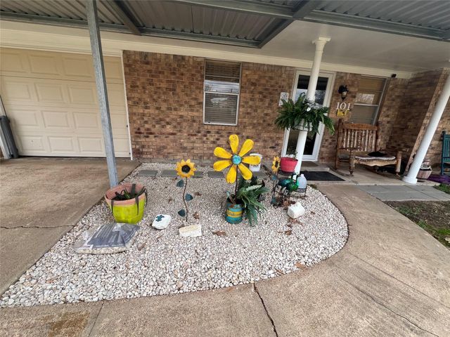 101 Vickie Lane, Shepherd, TX 77371