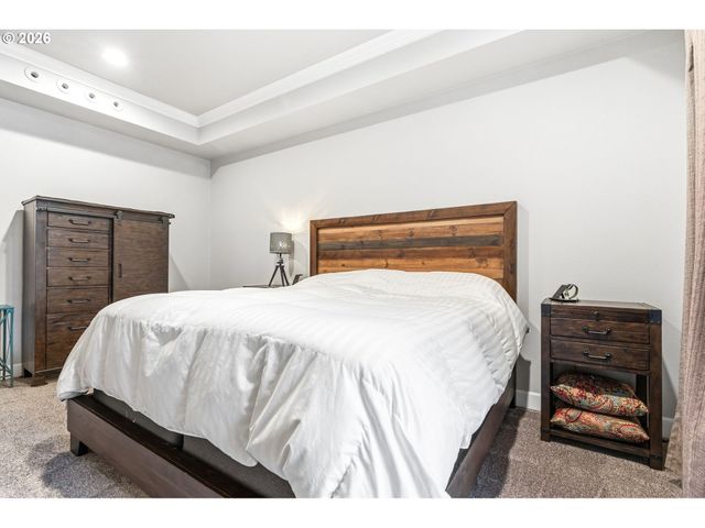 707 N HAYDEN ISLAND Dr 227, Portland, OR 97217