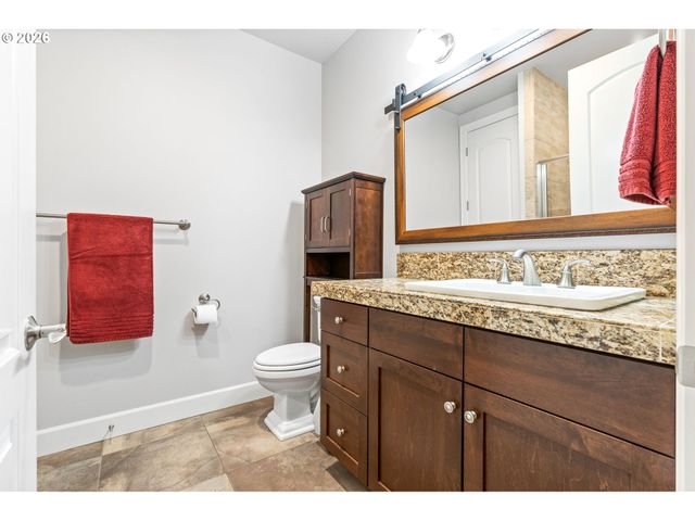 707 N HAYDEN ISLAND Dr 227, Portland, OR 97217