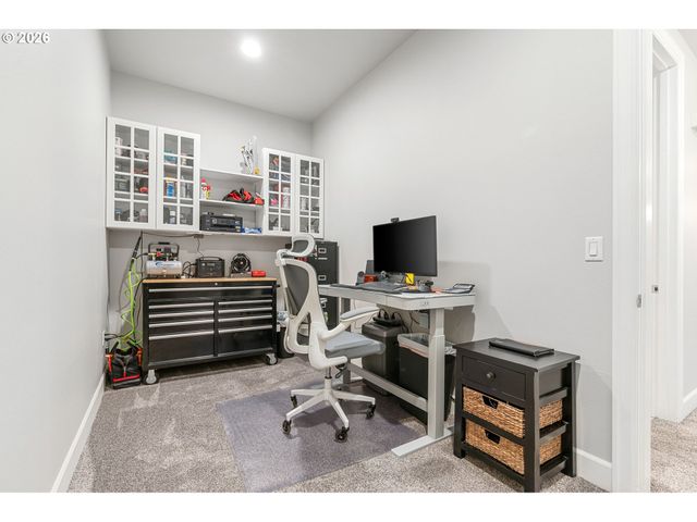 707 N HAYDEN ISLAND Dr 227, Portland, OR 97217