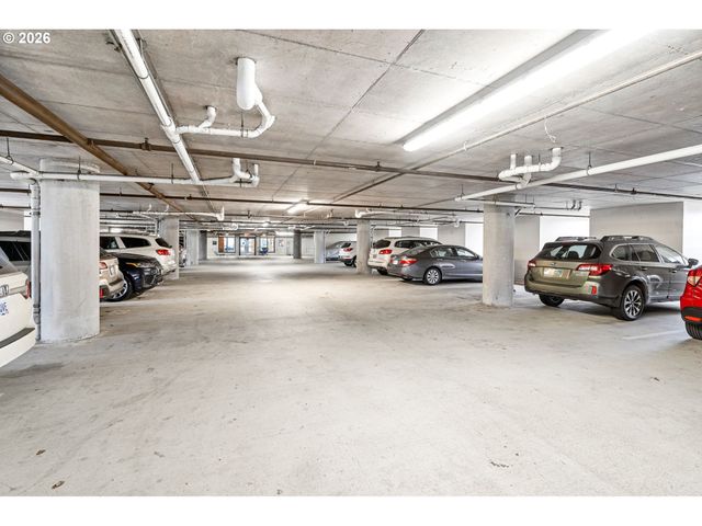 707 N HAYDEN ISLAND Dr 227, Portland, OR 97217