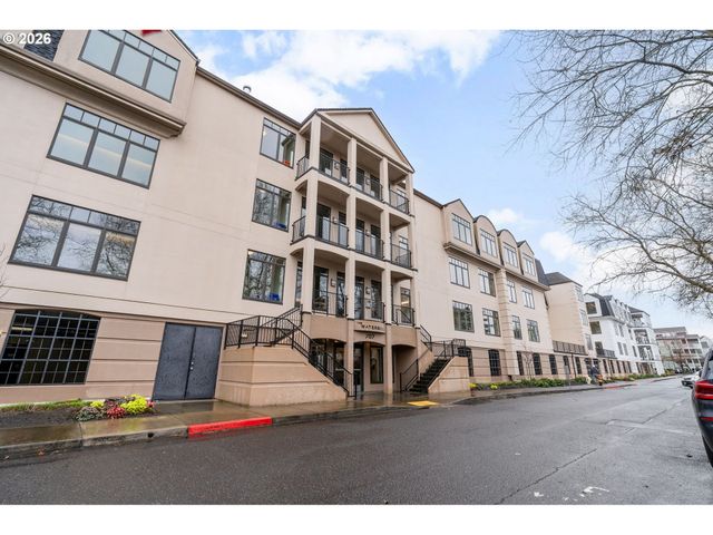 707 N HAYDEN ISLAND Dr 227, Portland, OR 97217