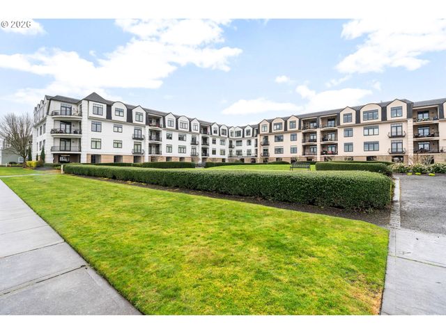 707 N HAYDEN ISLAND Dr 227, Portland, OR 97217
