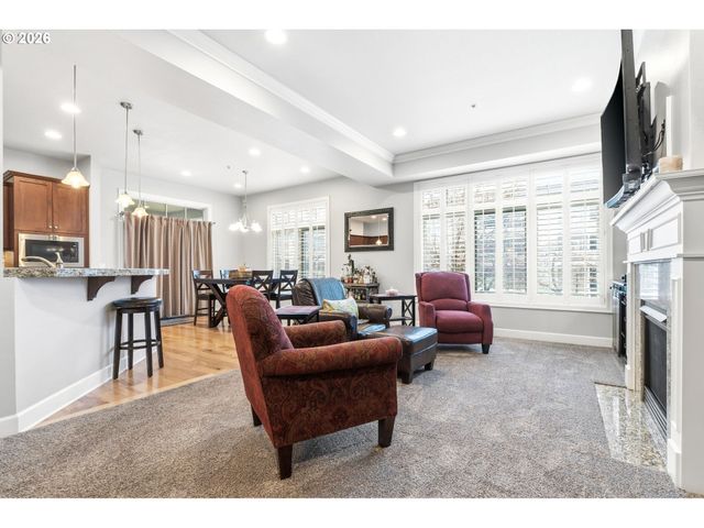 707 N HAYDEN ISLAND Dr 227, Portland, OR 97217