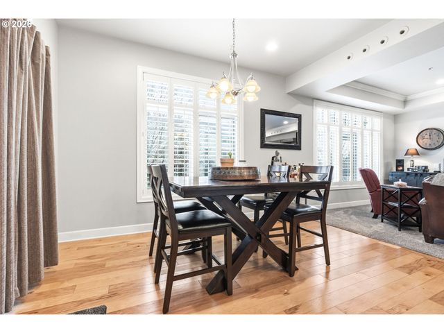 707 N HAYDEN ISLAND Dr 227, Portland, OR 97217