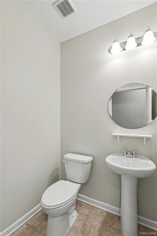 9444 Saint Andrews Drive, Grand Blanc, MI 48439