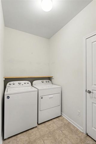 9444 Saint Andrews Drive, Grand Blanc, MI 48439