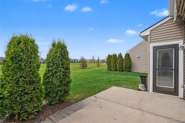 9444 Saint Andrews Drive, Grand Blanc, MI 48439