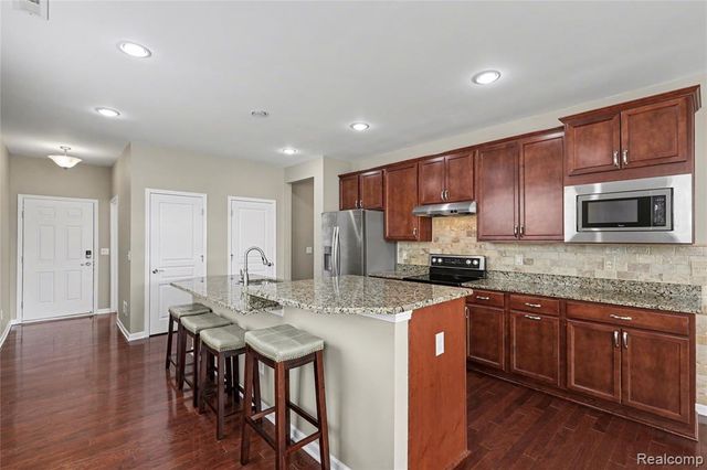 9444 Saint Andrews Drive, Grand Blanc, MI 48439