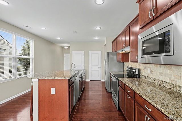 9444 Saint Andrews Drive, Grand Blanc, MI 48439