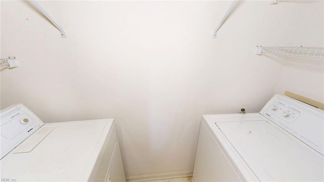 316 S Hill LN, Chesapeake, VA 23322