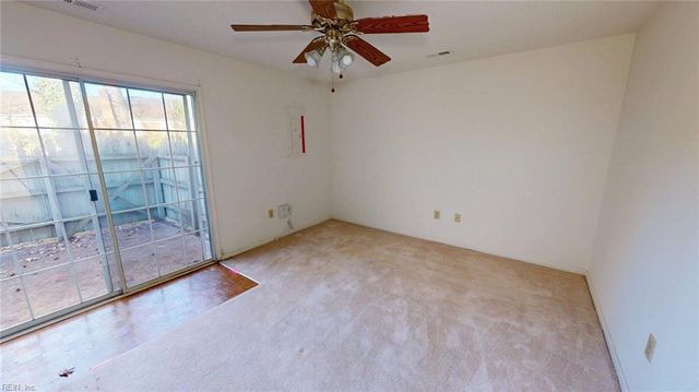 316 S Hill LN, Chesapeake, VA 23322