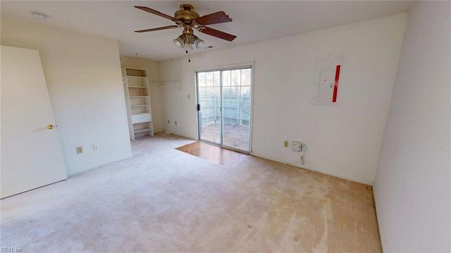 316 S Hill LN, Chesapeake, VA 23322