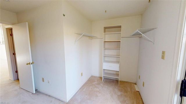 316 S Hill LN, Chesapeake, VA 23322