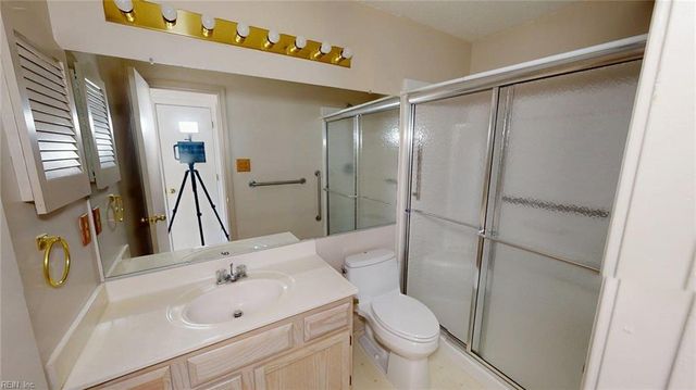 316 S Hill LN, Chesapeake, VA 23322