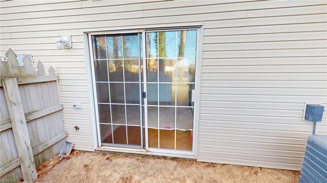 316 S Hill LN, Chesapeake, VA 23322