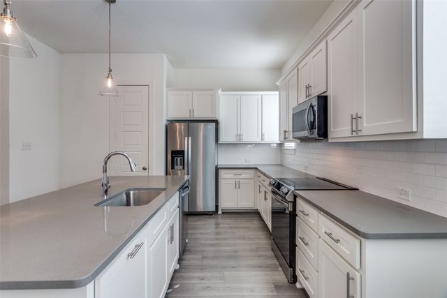 2812 Addison Park Lane, Fort Worth, TX 76110