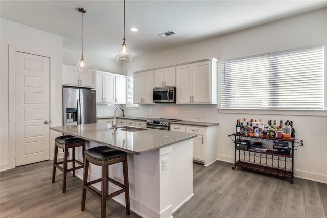 2812 Addison Park Lane, Fort Worth, TX 76110