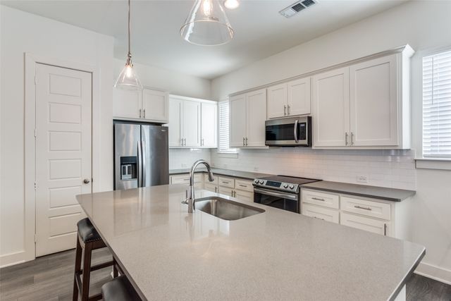 2812 Addison Park Lane, Fort Worth, TX 76110