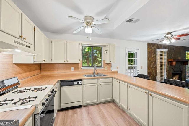 260 Toweridge Drive, Marietta, GA 30064